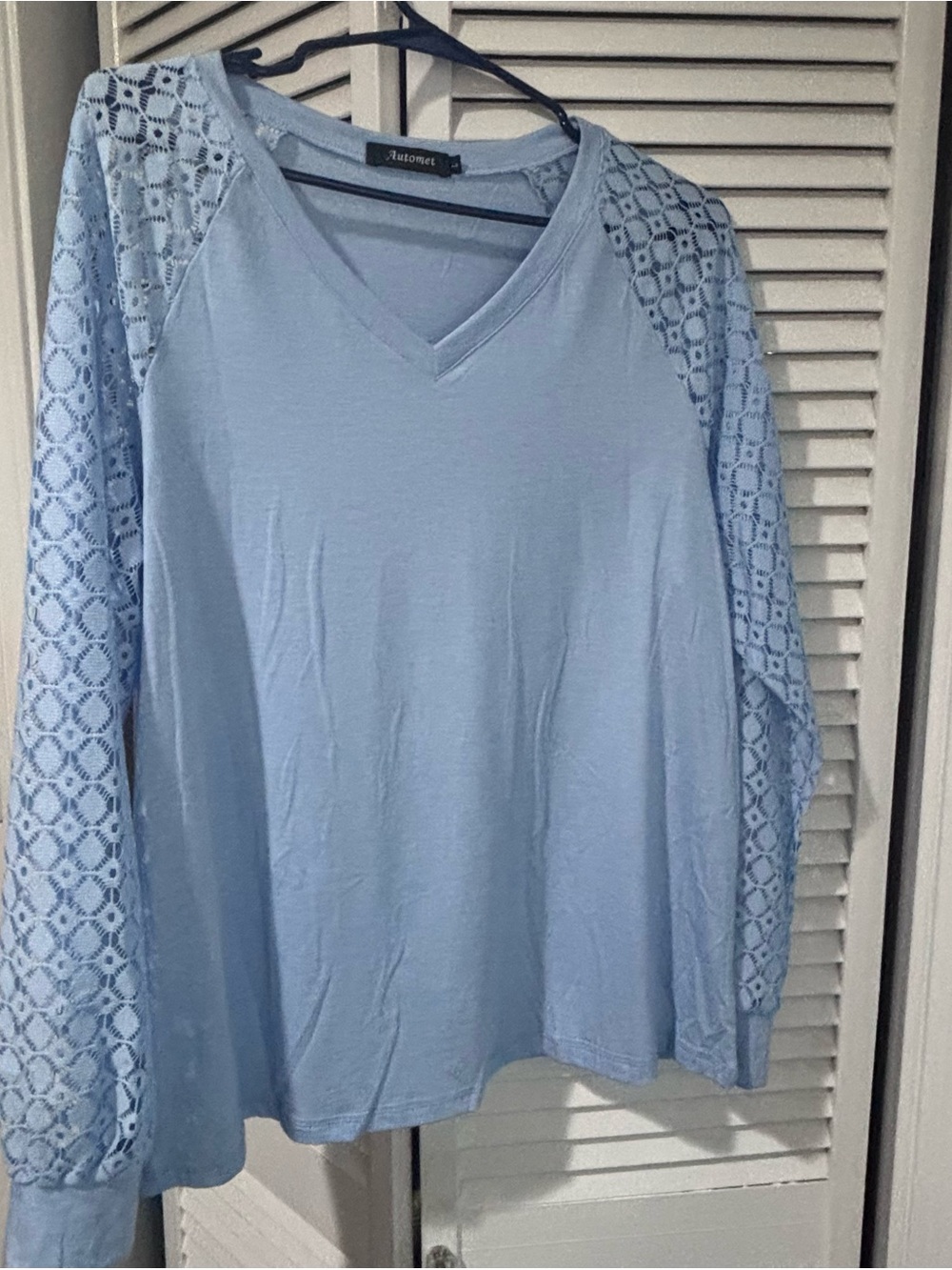 Light blue V-Neck Long Sleeve Lace Panel Top